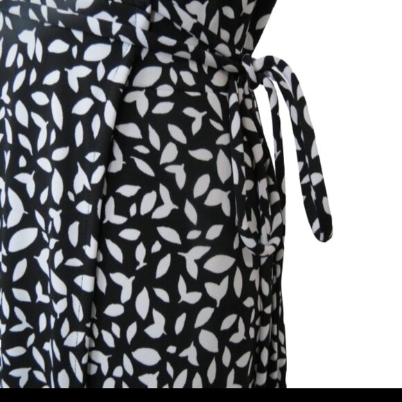 Banana Republic Wrap Dress - Picture 3 of 7